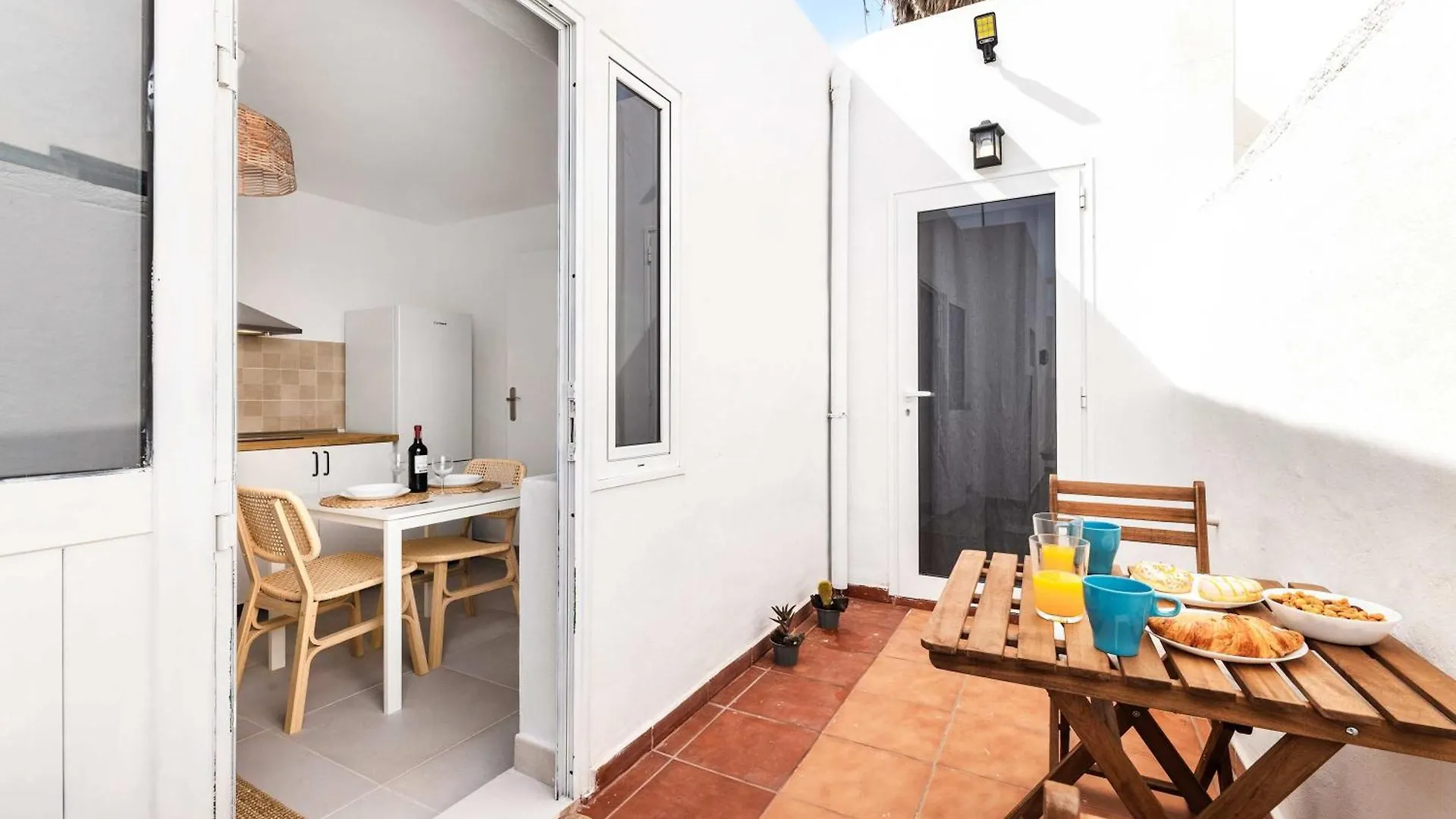 Apartamento Bayside Cocoteros Hideaway Ocean Nest Guatiza 0*,  España