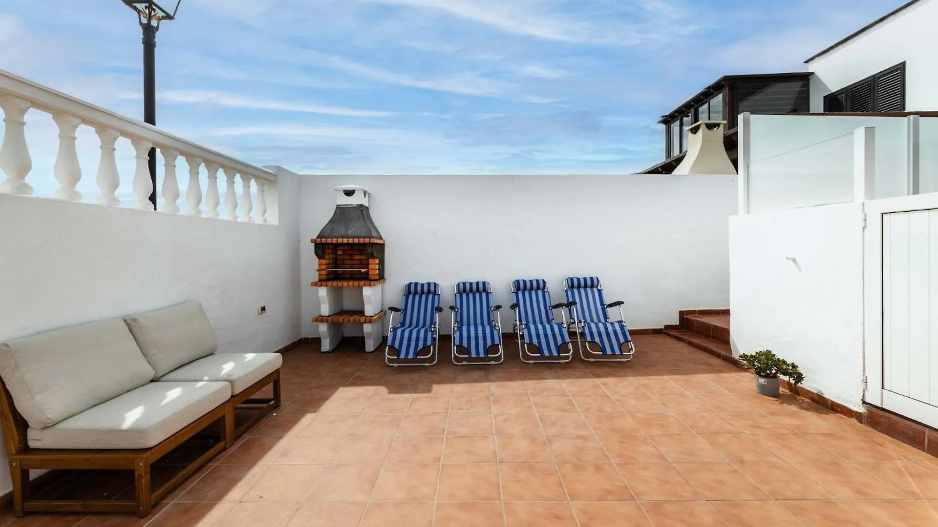 Apartamento Bayside Cocoteros Hideaway Ocean Nest Guatiza 0*,  España